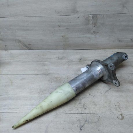 kronstein-usilitelia-perednego-bampera-pravyi-audi-a8-d2-art-31974-big-0