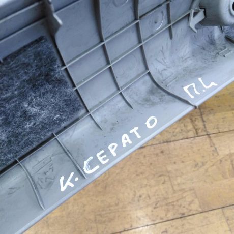 nakladka-stoiki-vnutrenniaia-peredniaia-levaia-kia-cerato-2-art-32039-big-2