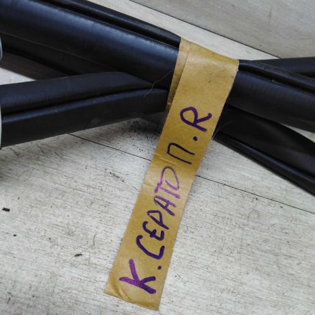 rezinka-uplotnitelnaia-dveri-peredniaia-pravaia-kia-cerato-2-art-32106-big-2