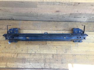 usilitel-perednego-bampera-volkswagen-touareg-rest-art-32851