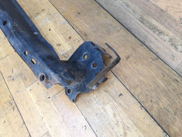 usilitel-perednego-bampera-volkswagen-touareg-rest-art-32851-big-2