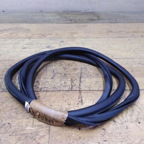 rezinka-dveri-uplotnitelnaia-zadniaia-levaia-volkswagen-touareg-rest-art-32864-big-0