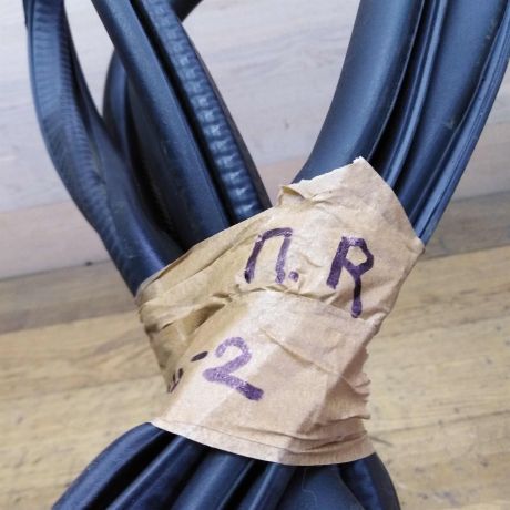 rezinka-dveri-uplotnitelnaia-peredniaia-pravaia-volkswagen-touareg-rest-art-32907-big-2