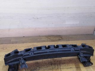 usilitel-perednego-bampera-volkswagen-passat-b6-art-33071