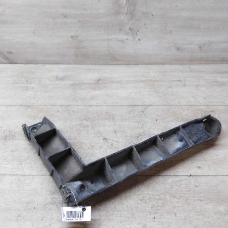 napravliaiushhaia-zadnego-bampera-pravaia-volkswagen-touareg-rest-art-34261-big-1