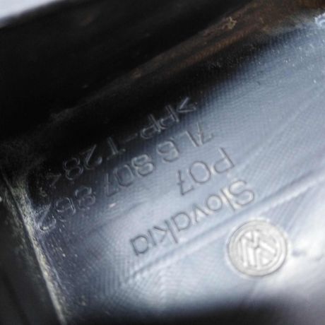 napravliaiushhaia-zadnego-bampera-pravaia-volkswagen-touareg-rest-art-34261-big-2