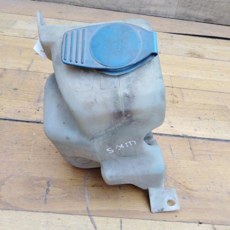 bacok-omyvatelia-lobovogo-stekla-skoda-octavia-tour-rest-art-34344-big-2