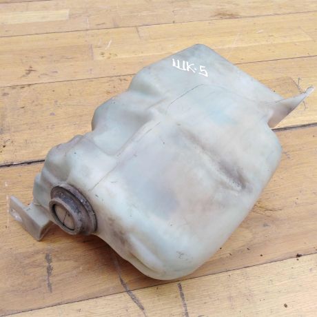 bacok-omyvatelia-lobovogo-stekla-skoda-octavia-tour-rest-art-34344-big-1