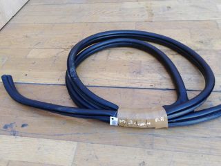 rezinka-uplotnitelnaia-dveri-peredniaia-pravaia-mazda-3-bk-sedan-mkpp-16i-art-34909