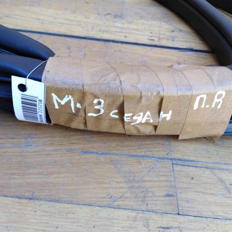 rezinka-uplotnitelnaia-dveri-peredniaia-pravaia-mazda-3-bk-sedan-mkpp-16i-art-34909-big-1