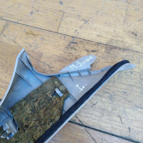 nakladka-stoiki-salona-levaia-peredniaia-mazda-3-bk-sedan-mkpp-16i-art-34911-big-1