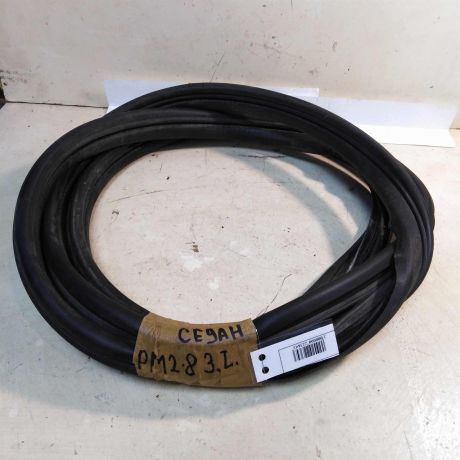 rezinka-dveri-uplotnitelnaia-zadniaia-levaia-renault-megane-2-sedan-art-35074-big-0