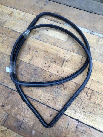 rezinka-dveri-zadniaia-levaia-uplotnitelnaia-toyota-camry-v50-art-36426-big-0