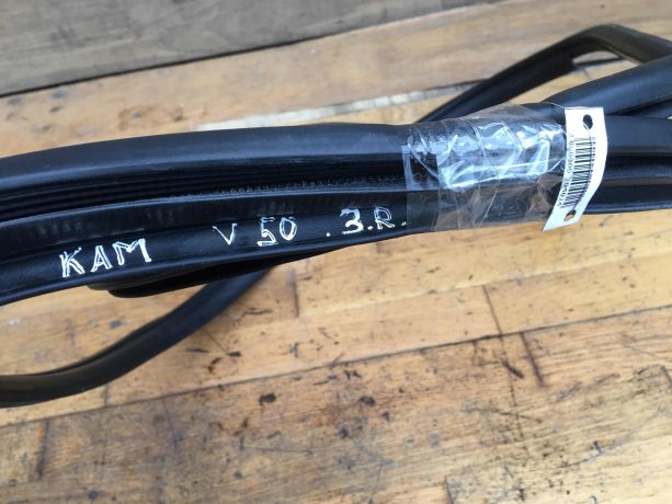 rezinka-dveri-uplotnitelnaia-zadniaia-pravaia-toyota-camry-v50-art-36538-big-2