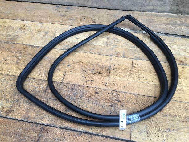 rezinka-dveri-uplotnitelnaia-peredniaia-pravaia-toyota-camry-v50-art-36539-big-0