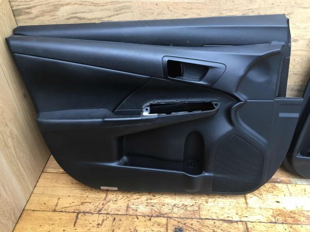 obsivka-dveri-komplekt-toyota-camry-v50-art-36594-big-2