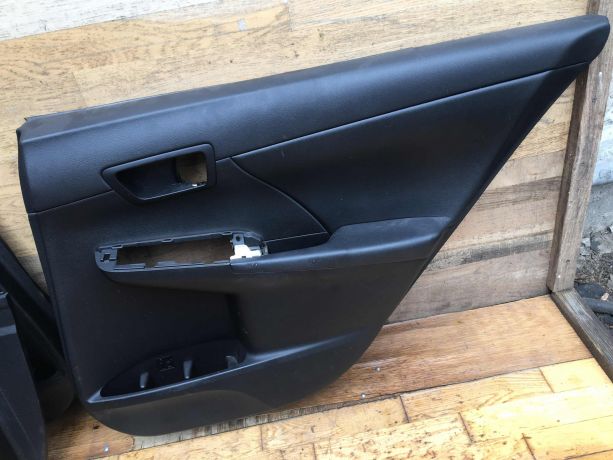 obsivka-dveri-komplekt-toyota-camry-v50-art-36594-big-1