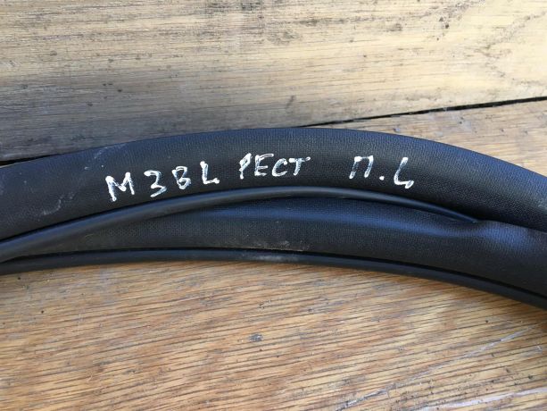 rezinka-uplotnitelnaia-dveri-peredniaia-levaia-mazda-3-bl-rest-sedan-art-36929-big-2