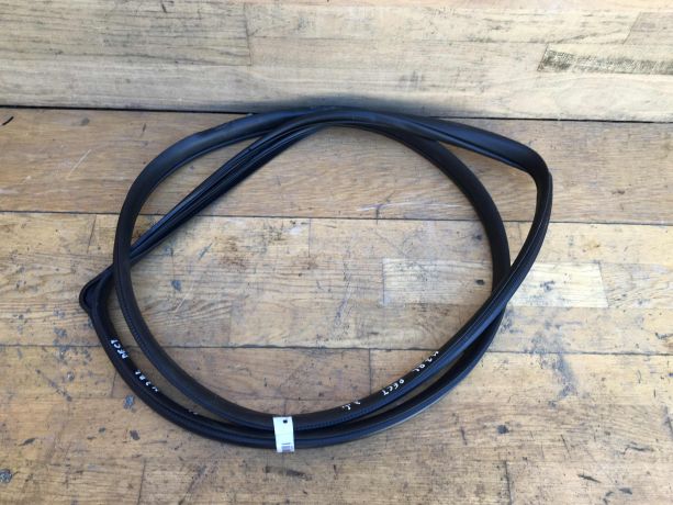 rezinka-uplotnitelnaia-dveri-zadniaia-levaia-mazda-3-bl-rest-sedan-art-36930-big-0