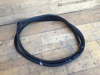 rezinka-uplotnitelnaia-dveri-zadniaia-pravaia-mazda-3-bl-rest-sedan-art-37124