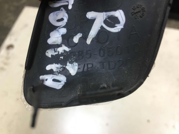 zagluska-bampera-pravaia-toyota-avensis-iii-09g-art-37151-big-1