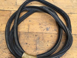 rezinka-uplotnitelnaia-kryski-bagaznika-toyota-corolla-ix-e120-e130-rest-xetcbek-art-37397