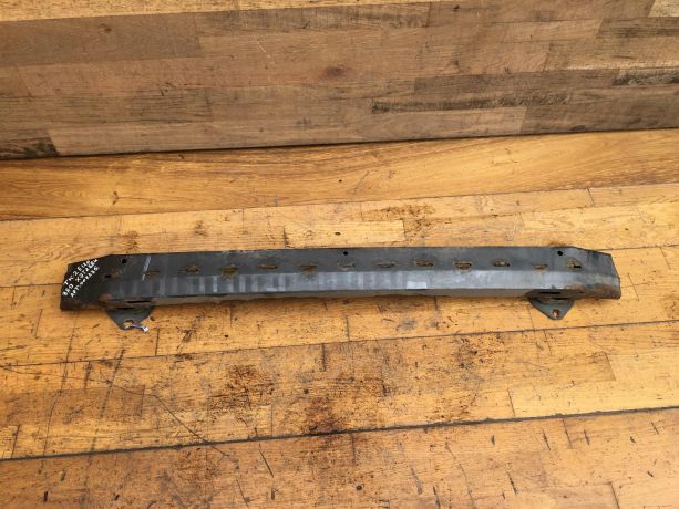 usilitel-zadnego-bampera-toyota-corolla-ix-e120-e130-rest-xetcbek-art-37417-big-0