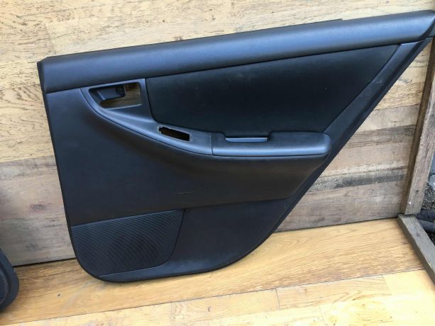 obsivka-dveri-komplekt-toyota-corolla-ix-e120-e130-rest-xetcbek-pac-art-37438-big-1