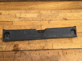 nakladka-bagaznika-vnutrenniaia-toyota-corolla-ix-e120-e130-rest-xetcbek-art-37610