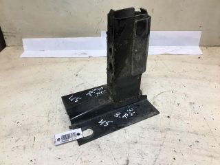 kronstein-krepleniia-zadnego-bampera-audi-100-c4-levyi-pravyi-art-37826