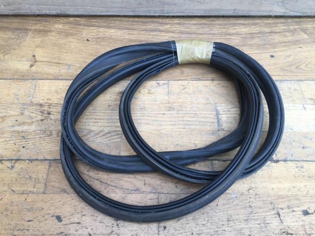 uplotnitel-kryski-bagaznika-sedan-ford-mondeo-4-rest-art-39241-big-0