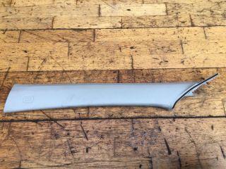 obsivka-stoiki-salona-nakladka-peredniaia-levaia-mazda-6-gg-art-39910