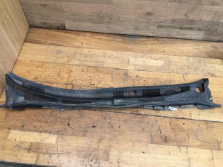 nakladka-dekorativnaia-dozdevik-zaba-shhitok-vodootvodiashhii-mazda-6-gg-art-40009