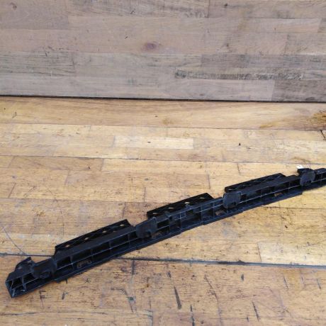 kronstein-krepleniia-zadnego-bampera-srednii-volkswagen-passat-b7-art-41050-big-1