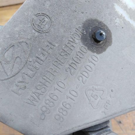 bacok-omyvaiushhei-zidkosti-hyundai-elantra-iii-xd-2-do-rest-art-41477-big-1