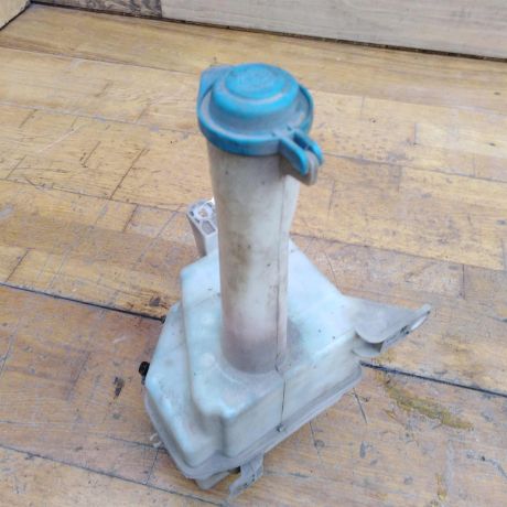 bacok-omyvaiushhei-zidkosti-hyundai-elantra-iii-xd-2-do-rest-art-41477-big-3