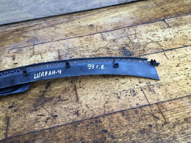 nakladka-dekorativnaia-shhitok-vodootvodiashhii-zabo-dozdevik-volkswagen-sharan-tri-casti-do-rest-art-41630-big-1