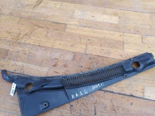 nakladka-dekorativnaia-levaia-zabo-vodootvodiashhii-shhitok-hyundai-accent-ii-art-42060