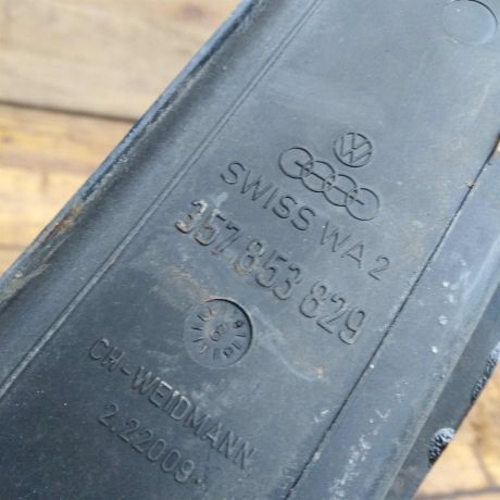 nakladka-dekorativnaia-dozdevik-zabo-shhitok-vody-otvodiashhix-levyi-volkswagen-passat-b3-art-42236-big-4