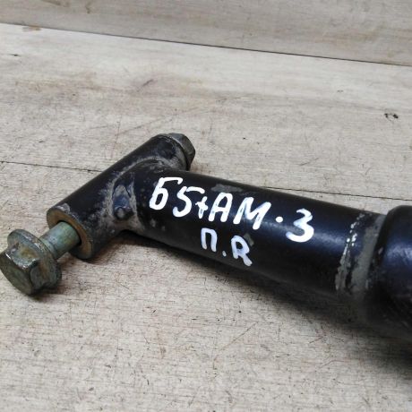 kronstein-perednego-bampera-pravyi-volkswagen-passat-b5-gp-art-42558-big-3