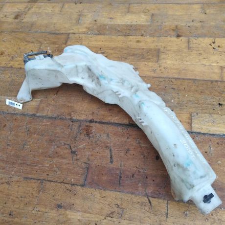 bacok-omyvatelia-lobovogo-stekla-ford-focus-2-rest-art-42575-big-0