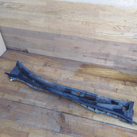 dekorativnaia-nakladka-shhitok-vodootvodiashhii-zabo-dozdevik-mazda-6-23i-art-42660-big-0