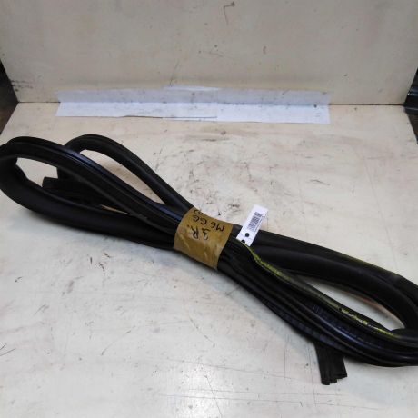 uplotnitel-dveri-zadnei-pravoi-sedan-mazda-6-art-42696-big-0