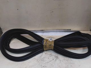 uplotnitel-dveri-perednei-pravoi-ford-focus-2-rest-art-42817