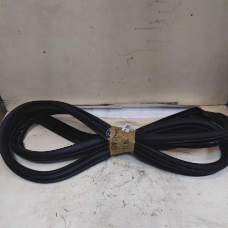 uplotnitel-dveri-perednei-pravoi-ford-focus-2-rest-art-42817-big-0