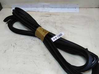 uplotnitel-dveri-perednii-pravyi-mazda-6-art-42838