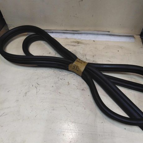 uplotnitel-dveri-zadnei-levoi-universal-ford-focus-2-rest-art-42926-big-0