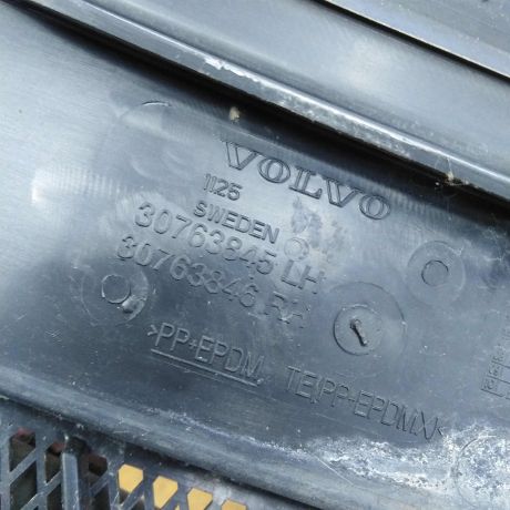 nakladka-dekorativnaia-dozdevik-zabo-shhitok-vodootvodiashhii-volvo-xc90-rest-art-43503-big-6