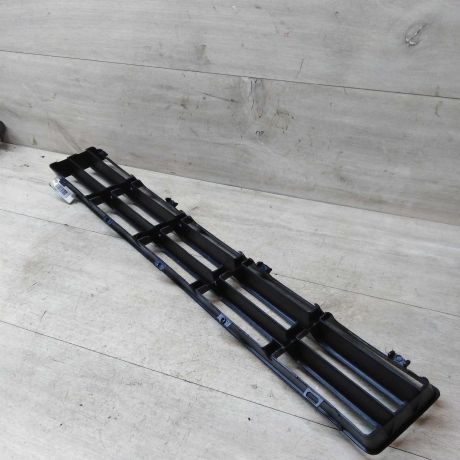 resetka-bampera-centralnaia-volkswagen-golf-4-art-44164-big-3