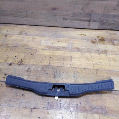 obsivka-bagaznika-nakladka-ford-focus-3-rest-17gv-art-44434-big-0